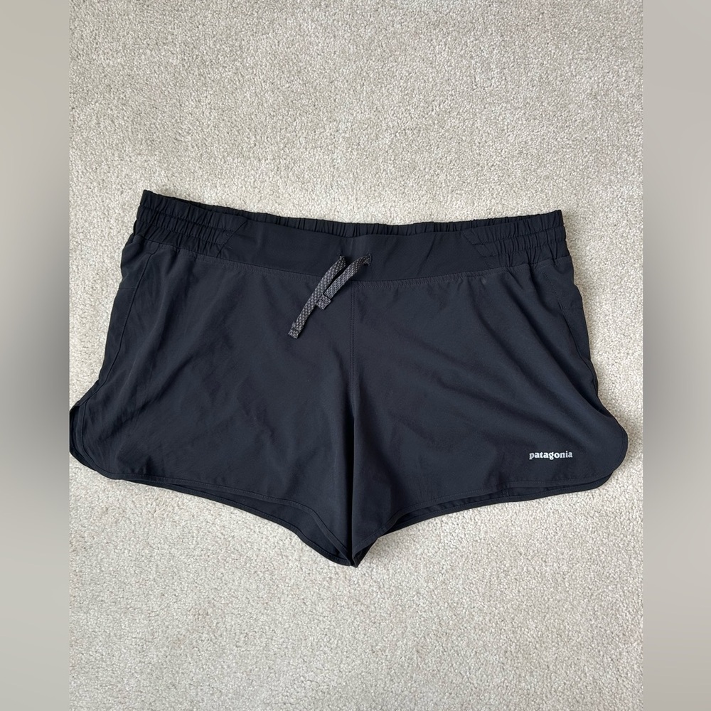 Patagonia women running short